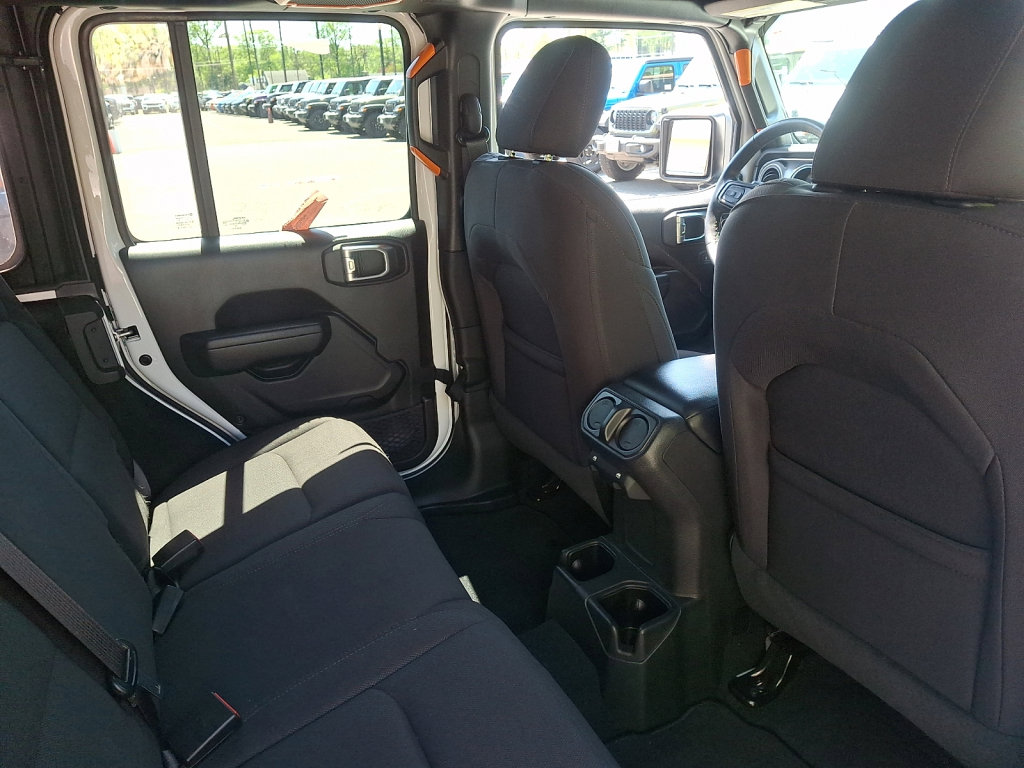 Used 2022 Jeep Wrangler Unlimited Sport AWD/4WD image 15