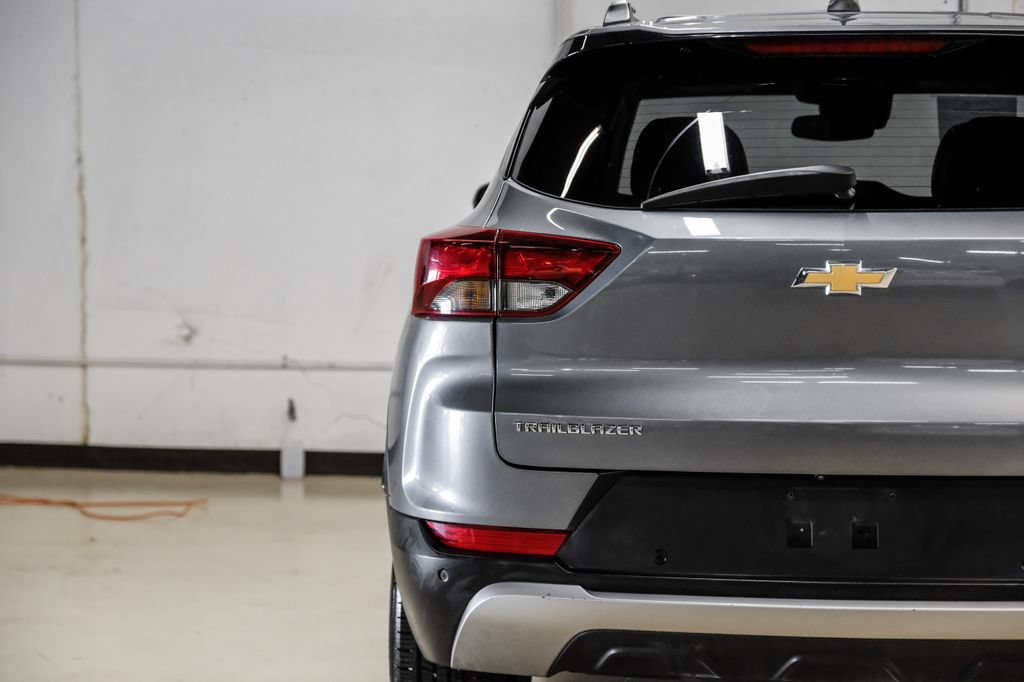 Used 2021 Chevrolet TrailBlazer LT w/ Sun and Liftgate Package FWD image 48