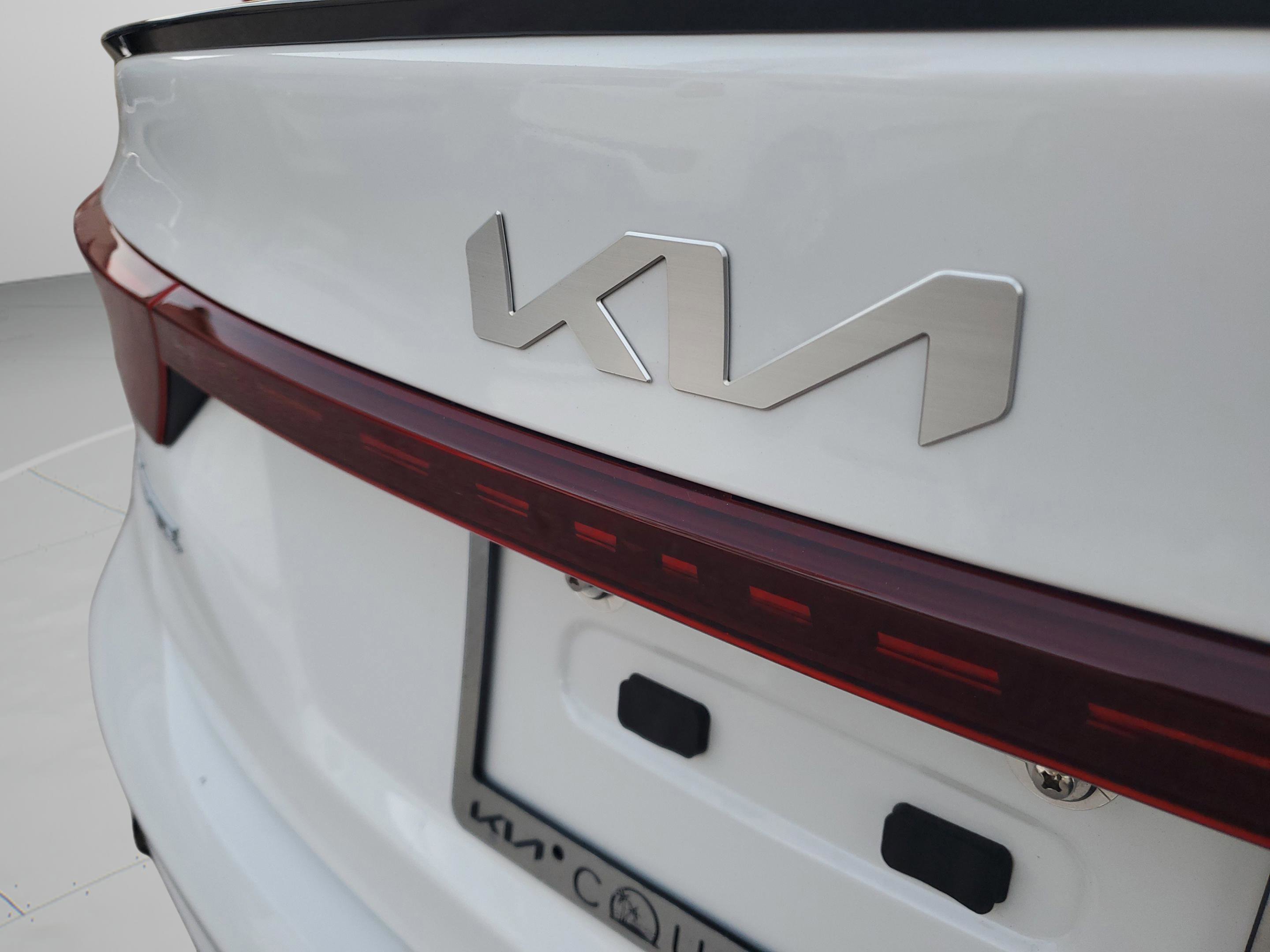 Certified 2024 Kia Forte GT-Line image 9