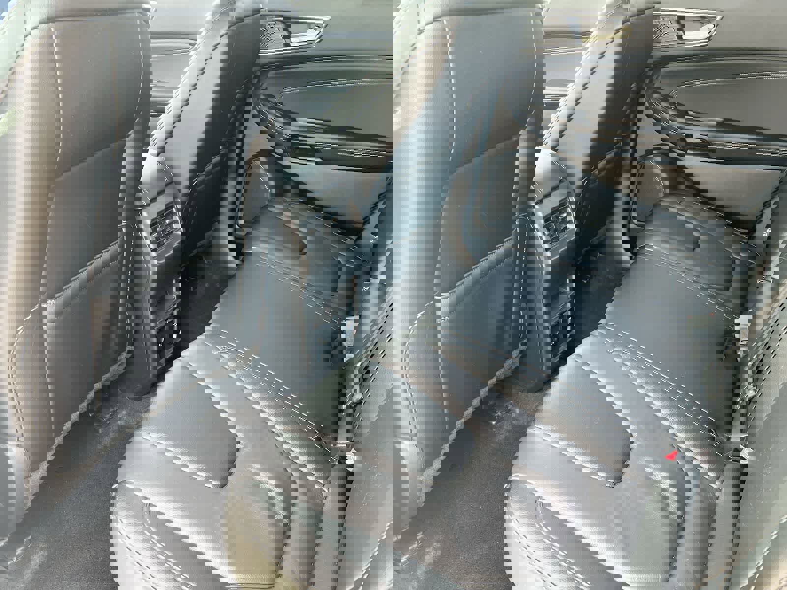 Used 2022 Ford Edge Titanium w/ Class II Trailer Tow Package image 18