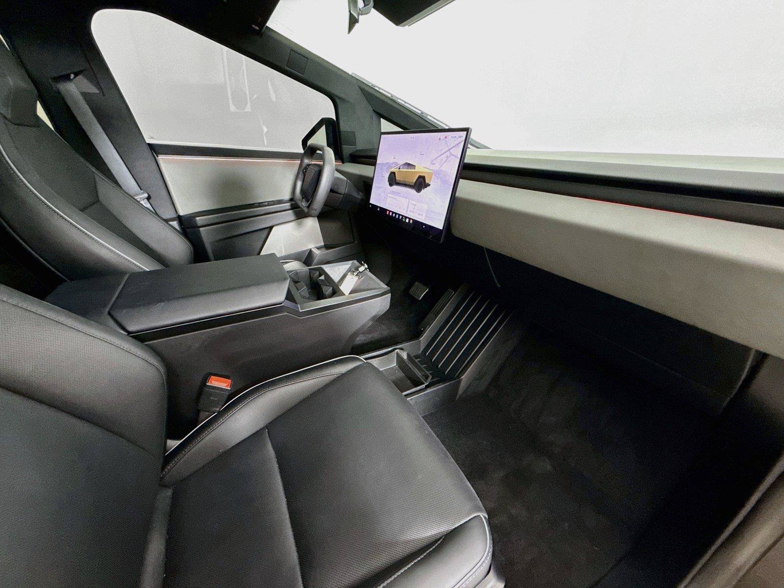 Used 2024 Tesla Cybertruck AWD Crew Cab image 14