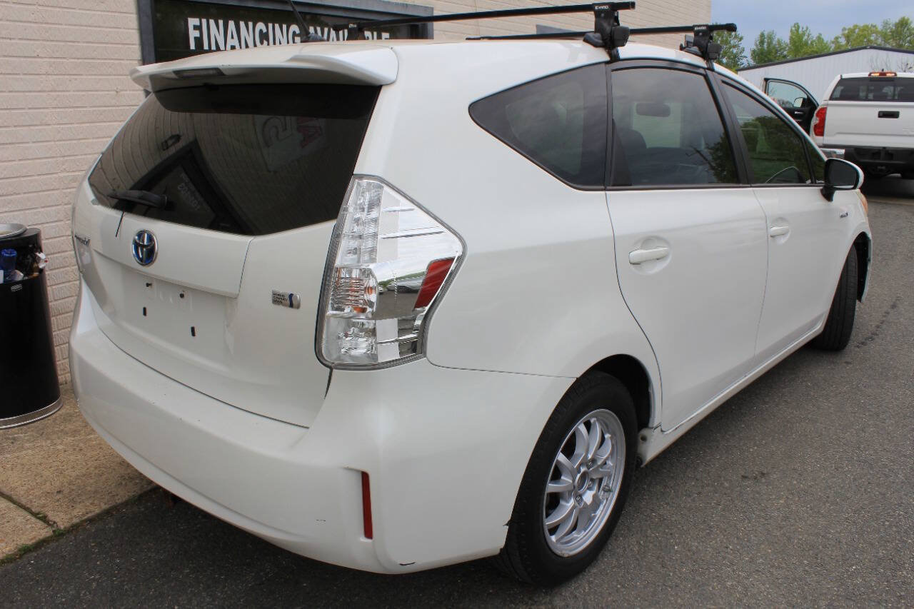 Used 2013 Toyota Prius V Two FWD image 9
