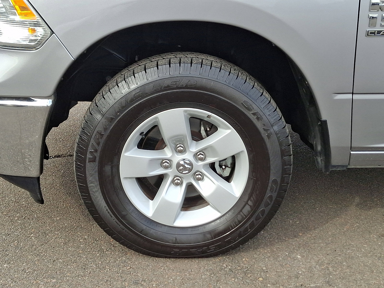 Used 2024 RAM 1500 Classic SLT image 7