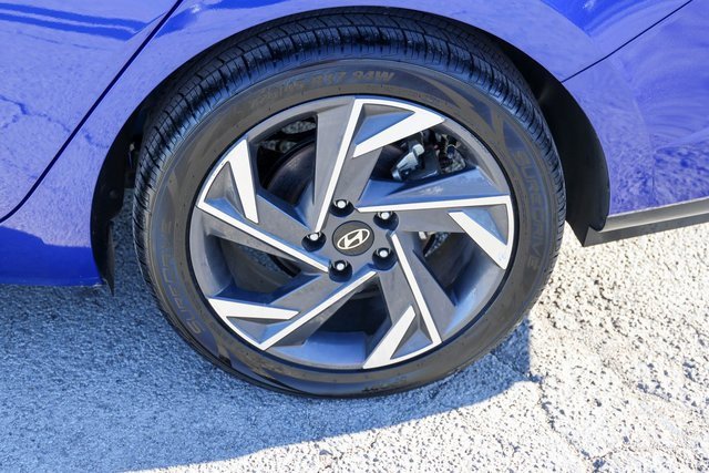 Used 2024 Hyundai Elantra Limited image 7