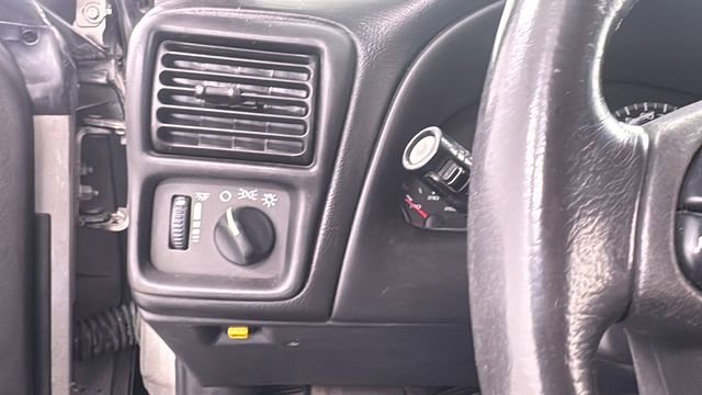 Used 2002 Chevrolet Camaro Base image 28