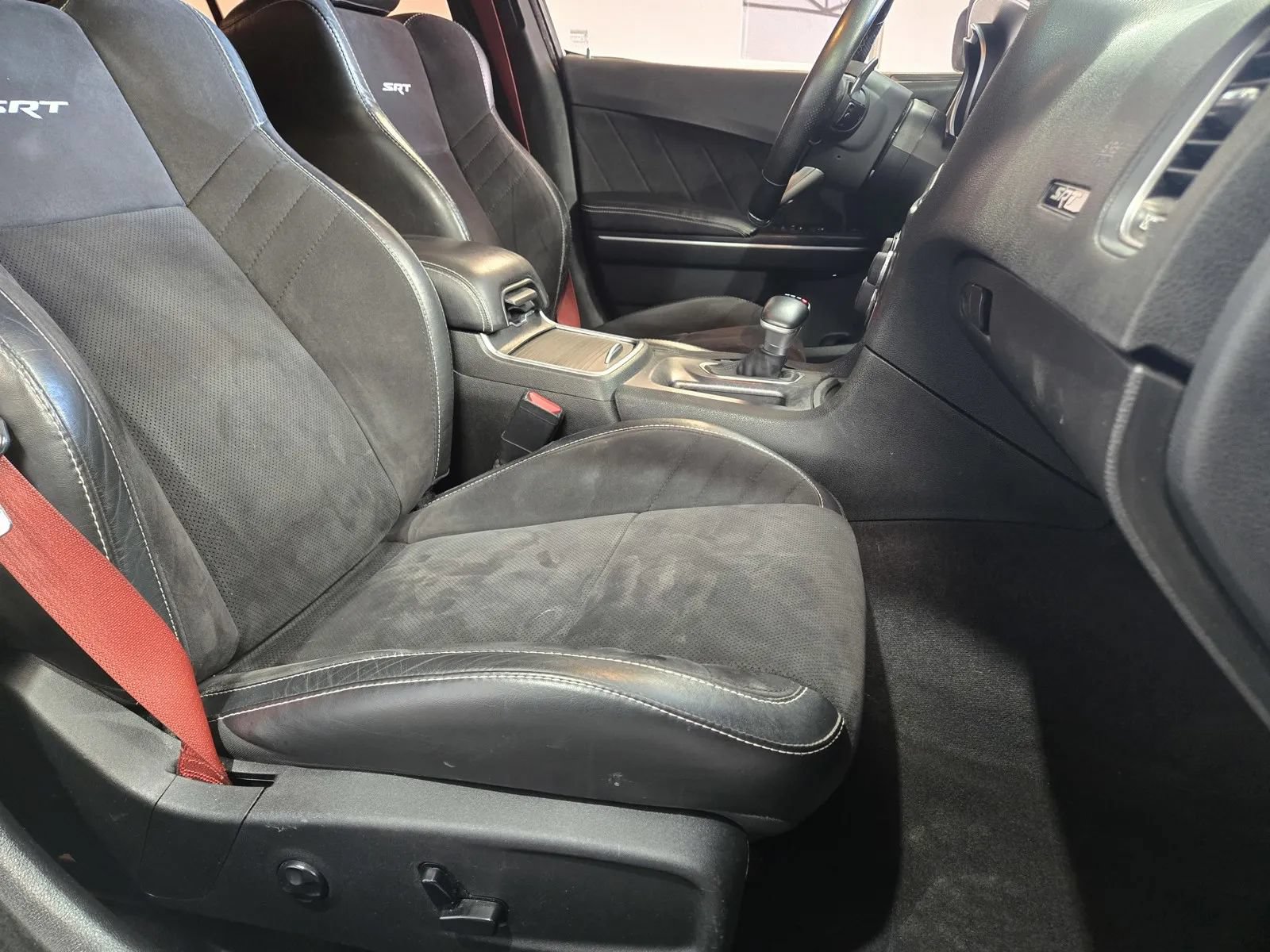 Used 2018 Dodge Charger SRT RWD image 7