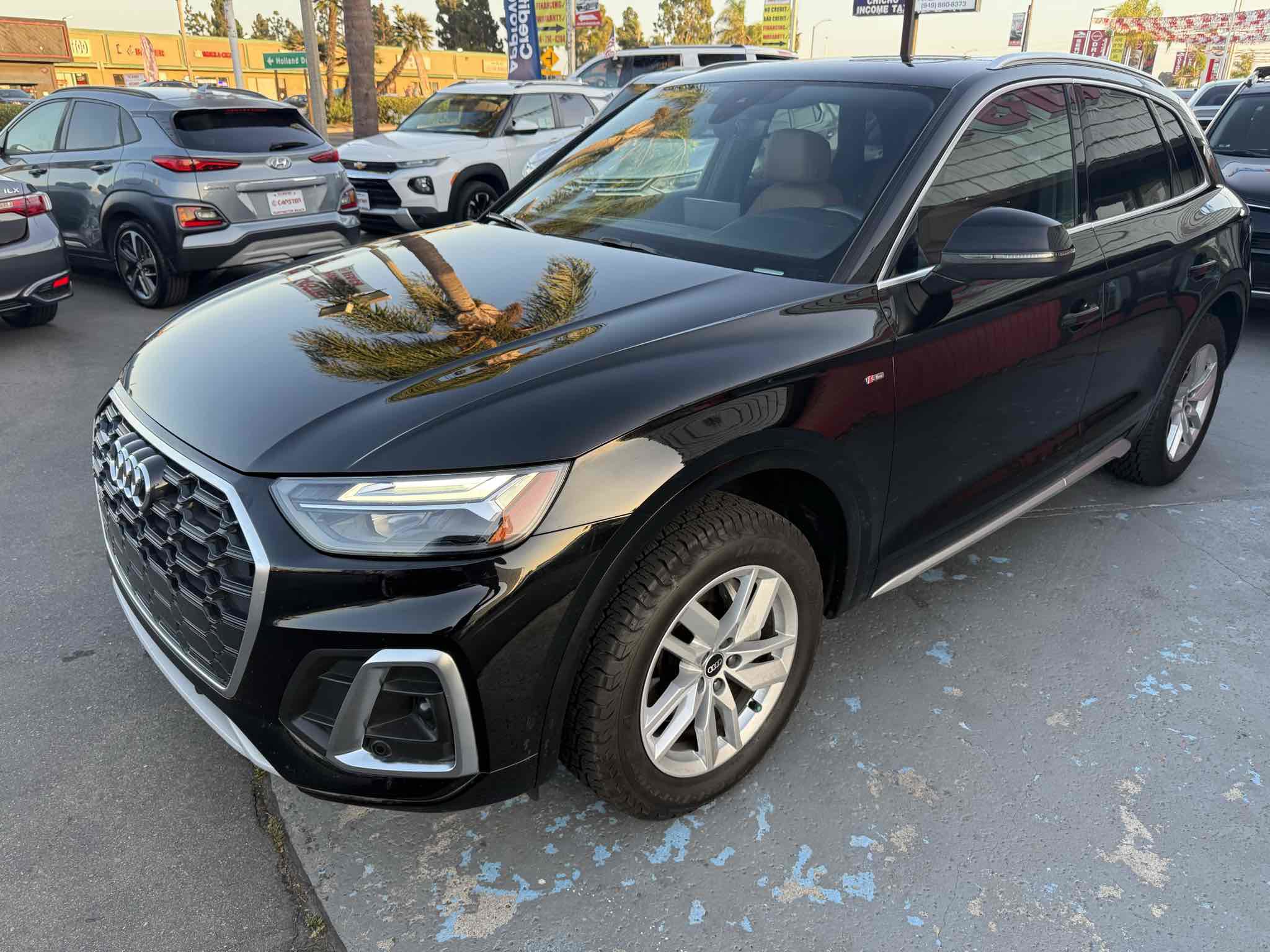 Used 2022 Audi Q5 2.0T Premium w/ Convenience Package image 2