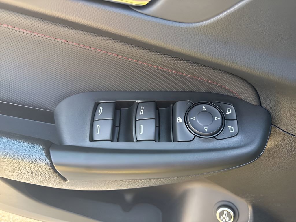 Used 2023 Chevrolet TrailBlazer RS w/ Sun and Liftgate Package FWD image 15