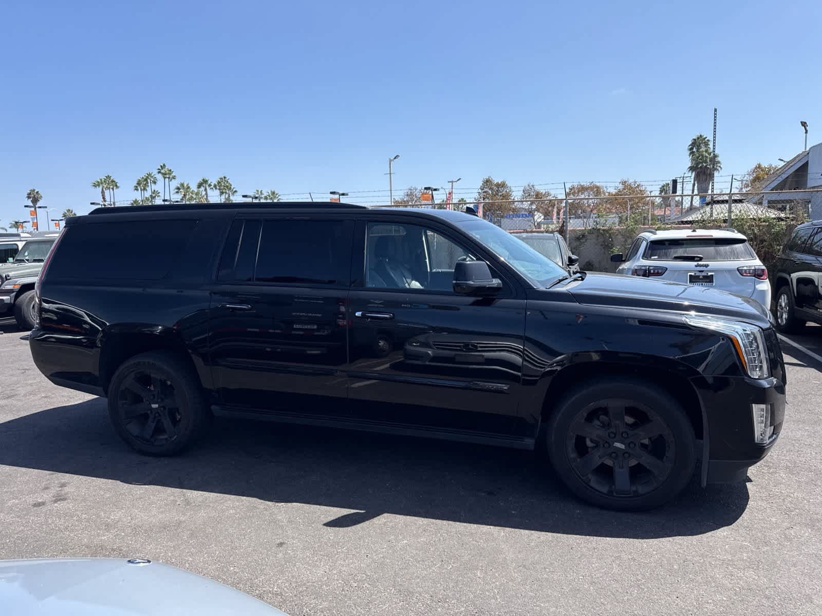 Used 2018 Cadillac Escalade ESV Premium Luxury RWD image 9