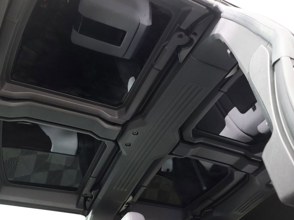 Used 2024 GMC Hummer EV 3X w/ LPO, Illumination Package image 19