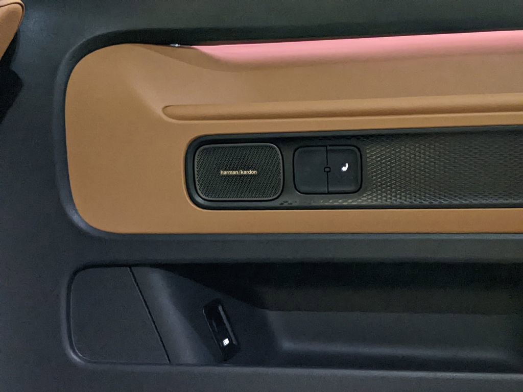 New 2025 Volkswagen ID. Buzz Pro S Plus AWD/4WD image 24