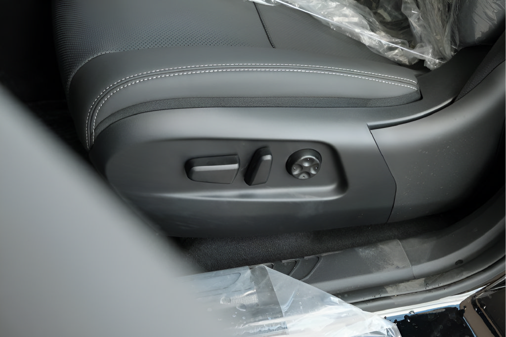 New 2025 VinFast VF 8 Plus AWD/4WD image 12