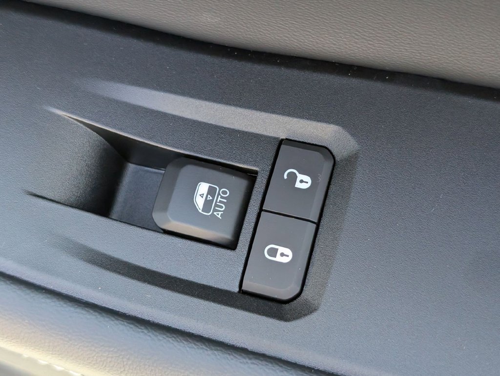 New 2026 Jeep Grand Cherokee Altitude RWD image 32