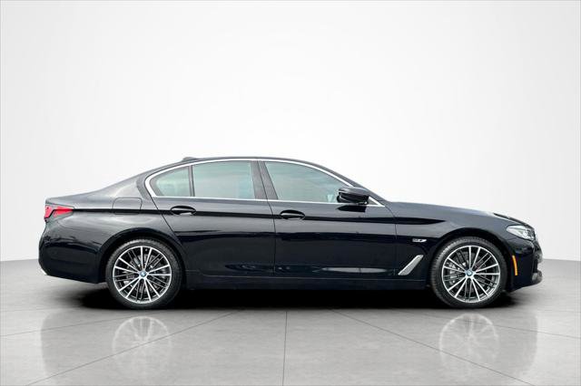 Used 2023 BMW 530e w/ Premium Package image 6