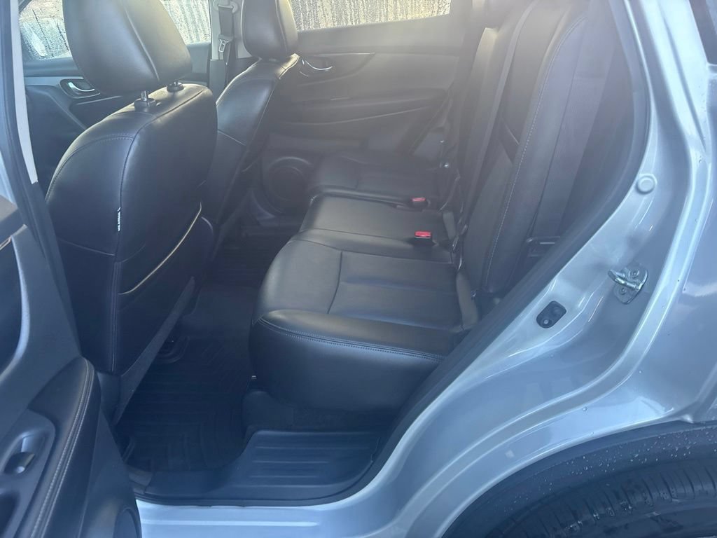 Used 2017 Nissan Rogue SL w/ SL Premium Package AWD/4WD image 21