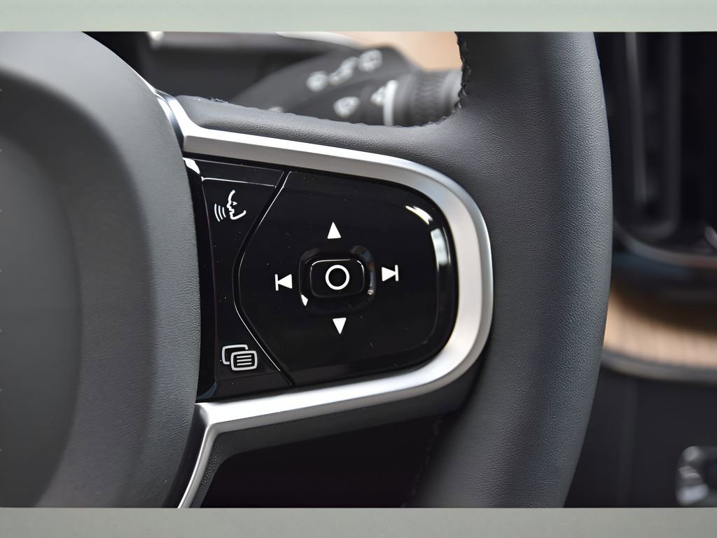 Certified 2026 Volvo XC60 B5 Core w/ Protection Package Premier image 35