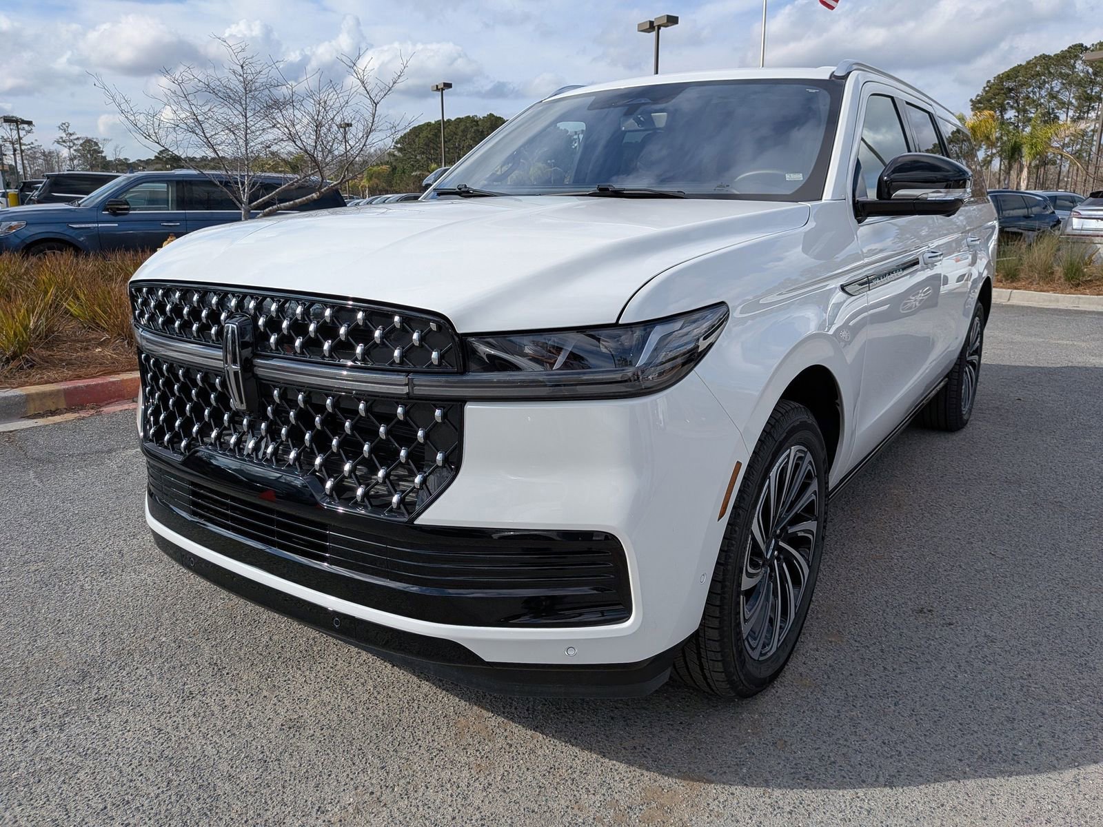 Used 2025 Lincoln Navigator L Black Label image 9