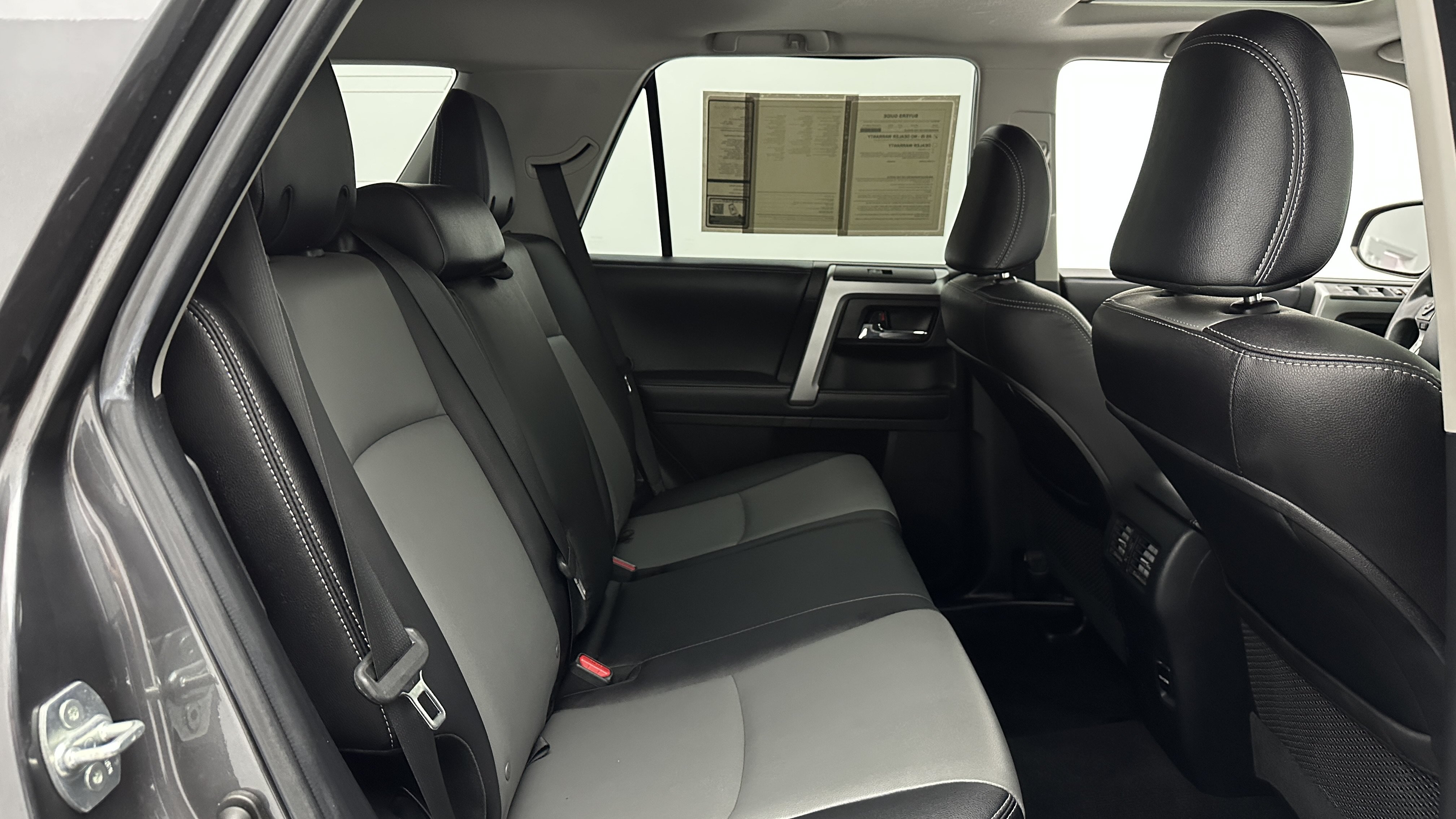 Used 2018 Toyota 4Runner SR5 Premium AWD/4WD image 31