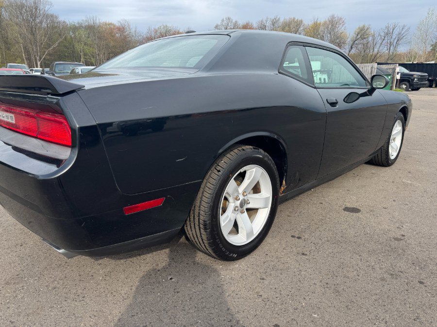 Used 2013 Dodge Challenger SXT RWD image 11