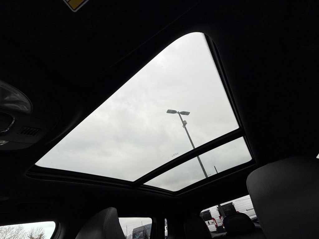 Used 2024 Jeep Compass Limited w/ Sun and Sound Group image 28