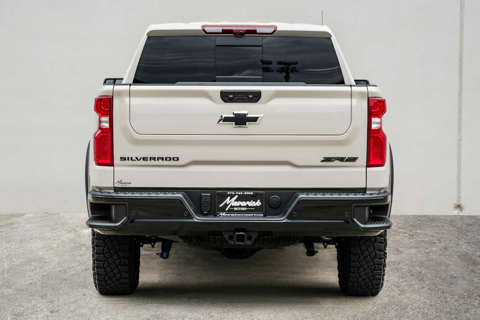 Used 2026 Chevrolet Silverado 1500 ZR2 w/ Dark Appearance Package AWD/4WD image 10
