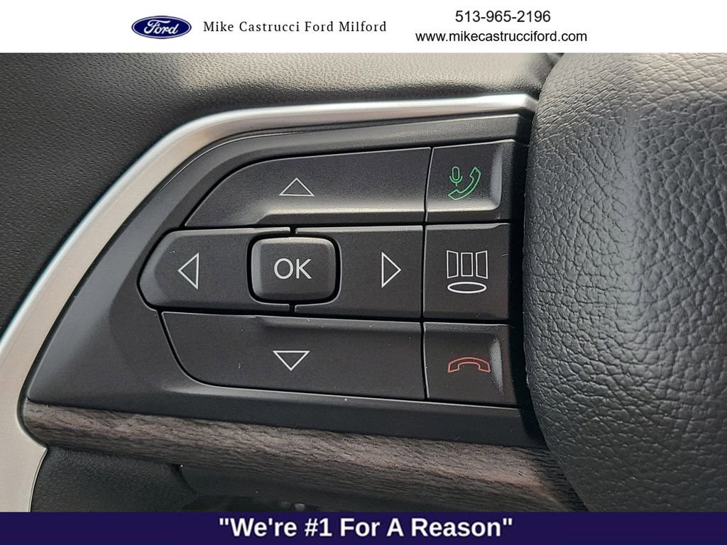 Used 2025 Jeep Grand Cherokee L Limited w/ Black Appearance Package AWD/4WD image 13