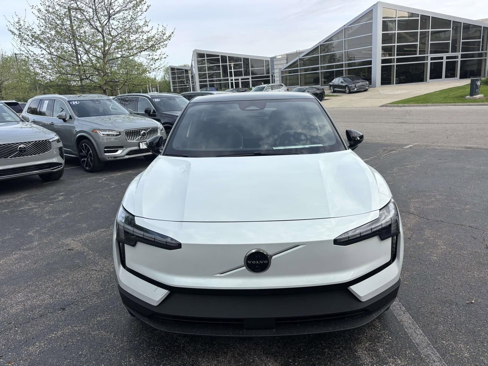 New 2026 Volvo EX30 Ultra w/ Climate Package AWD/4WD image 2