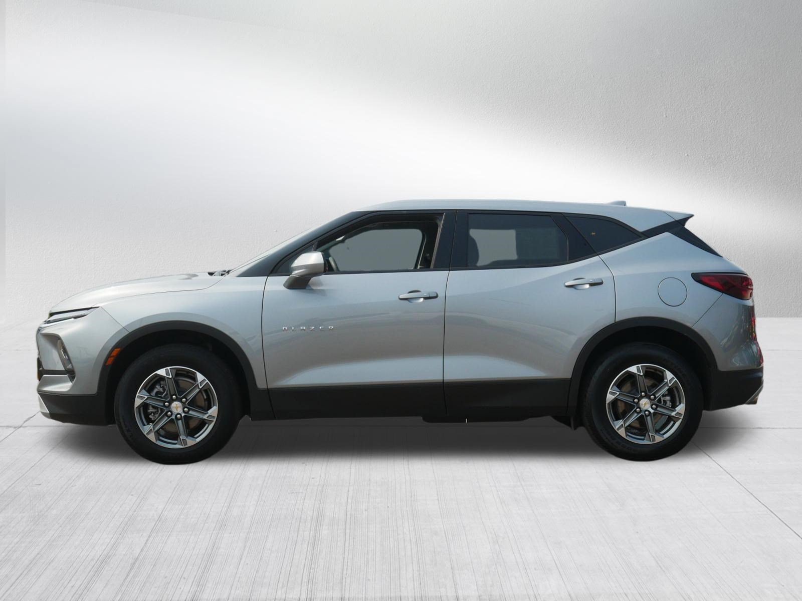 Used 2025 Chevrolet Blazer LT AWD/4WD image 4