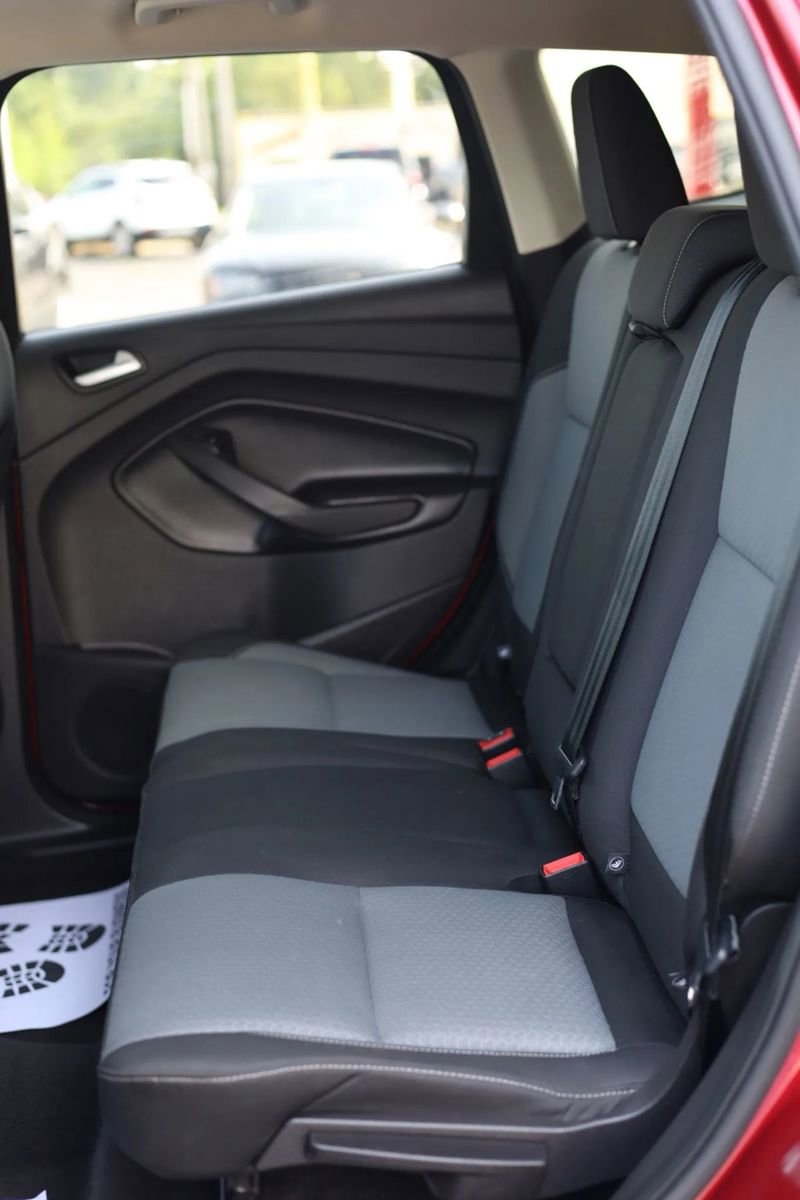 Used 2017 Ford Escape SE w/ SE Cold Weather Package image 31