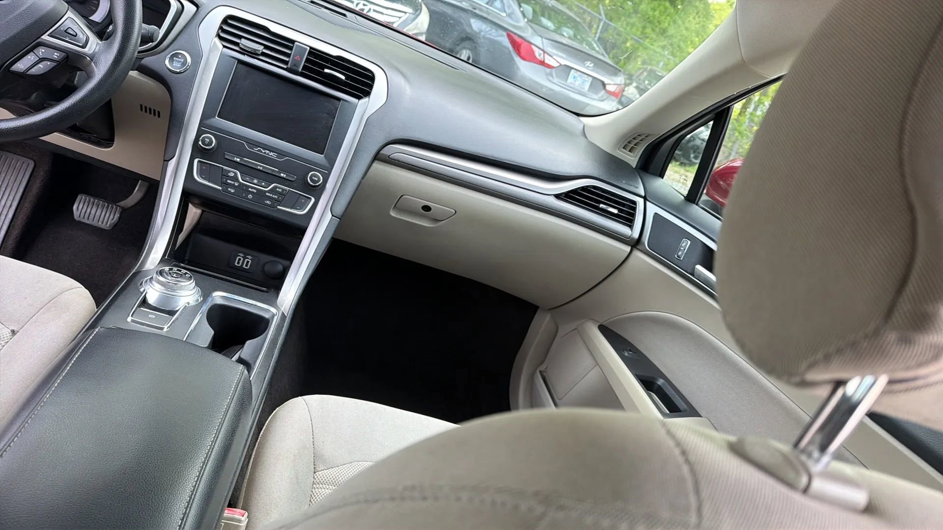 Used 2019 Ford Fusion SE image 30