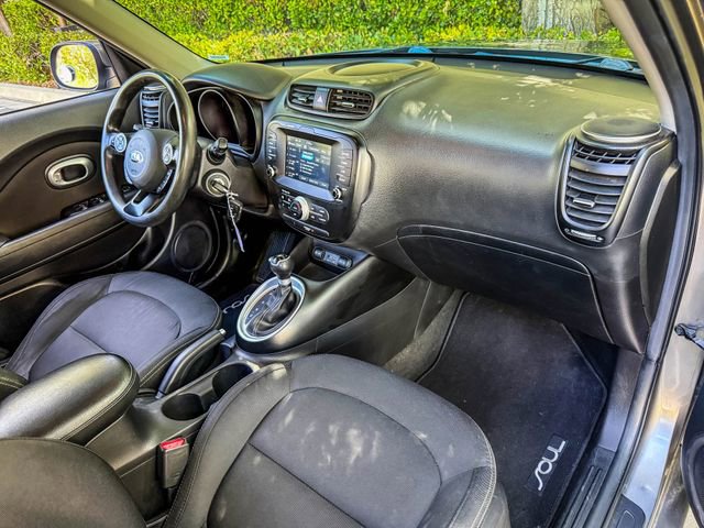 Used 2019 Kia Soul + FWD image 10