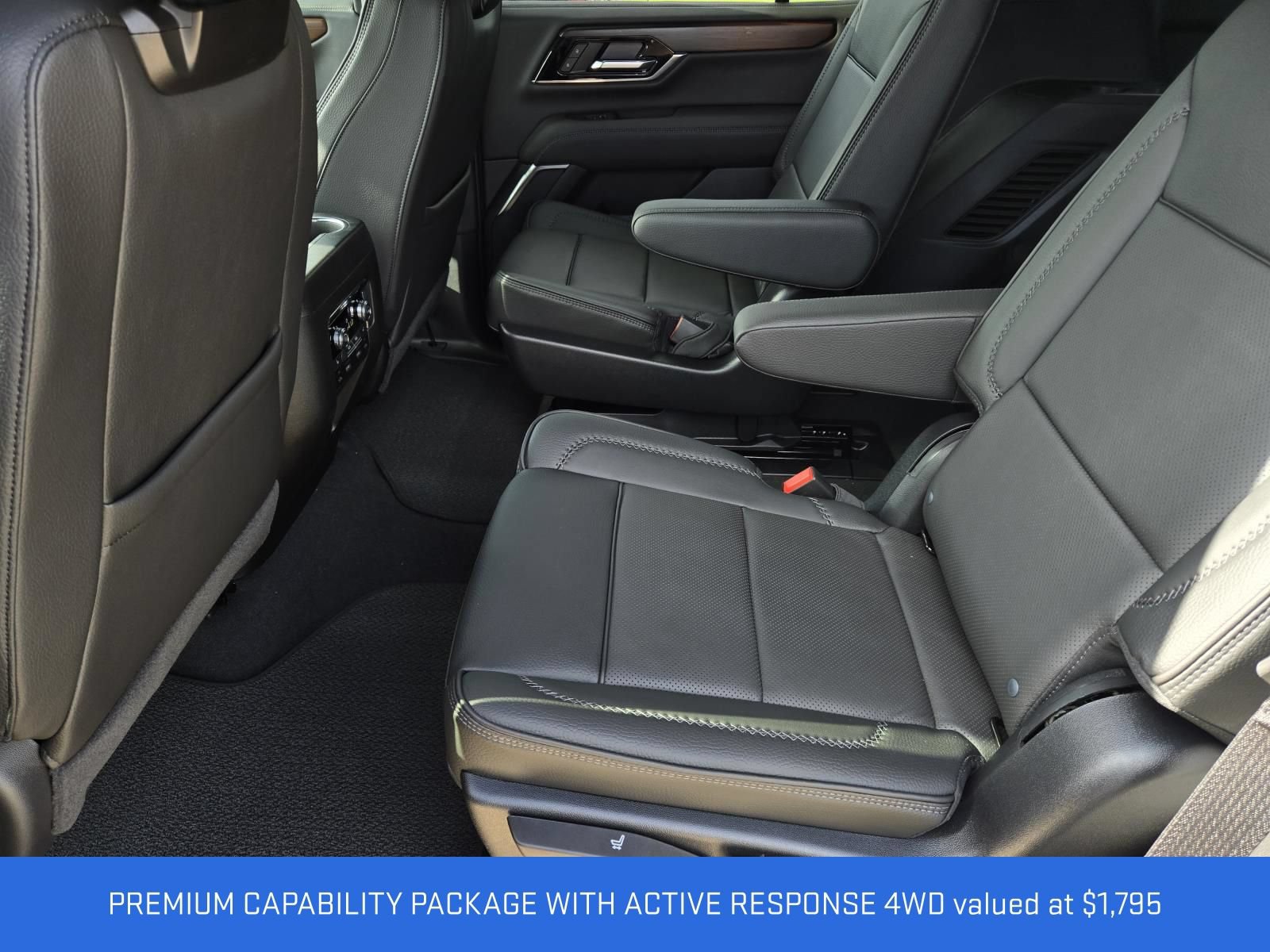 New 2026 GMC Yukon Denali w/ Denali Reserve Package AWD/4WD image 4