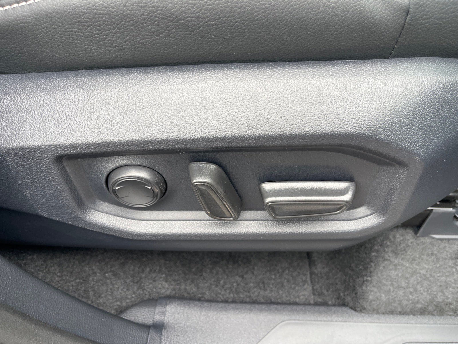 New 2026 Toyota Tundra Limited RWD image 16