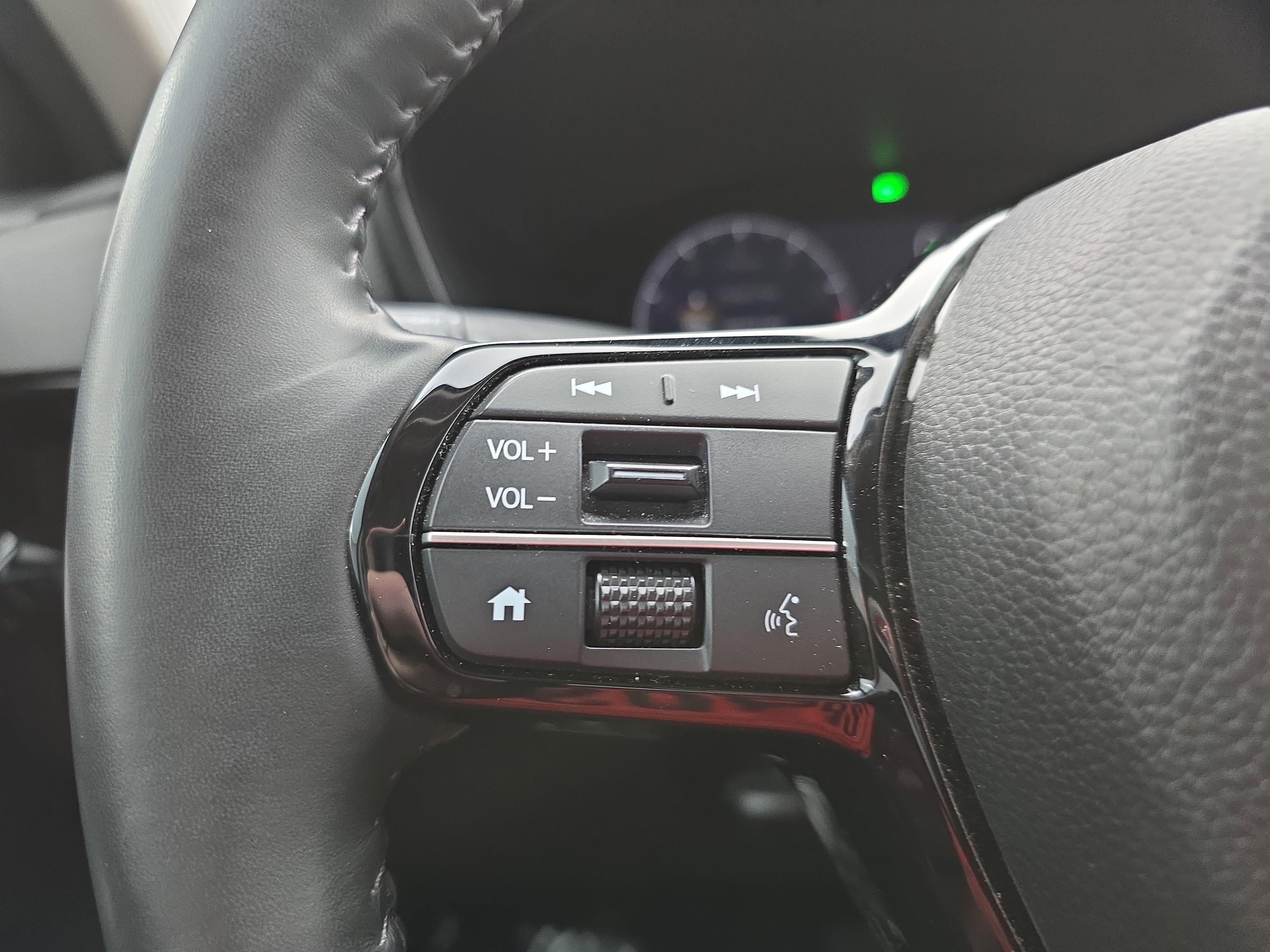 Used 2024 Honda CR-V EX-L image 17