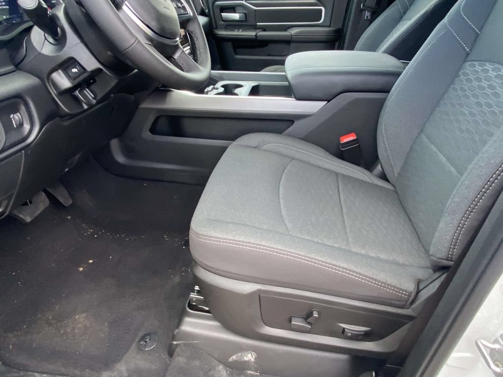 New 2026 RAM 3500 Big Horn AWD/4WD image 42