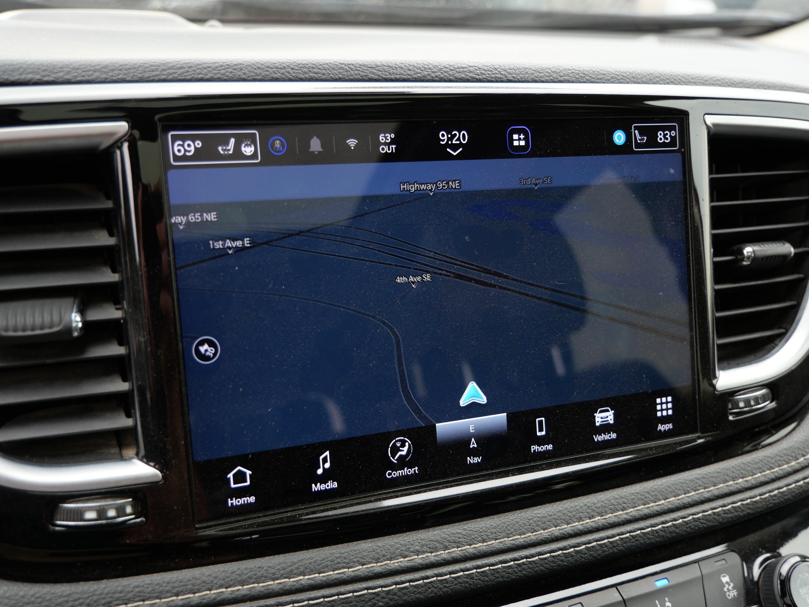 Used 2021 Chrysler Pacifica Limited w/ Uconnect Theater Family Group FWD image 36