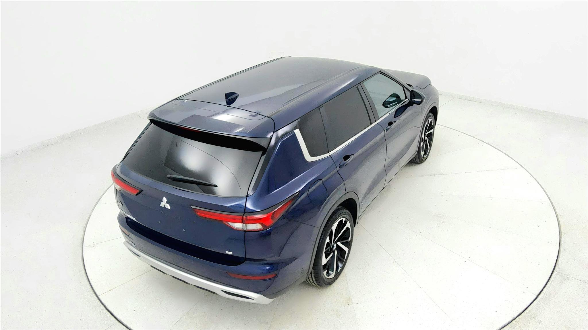 Used 2024 Mitsubishi Outlander FWD image 17