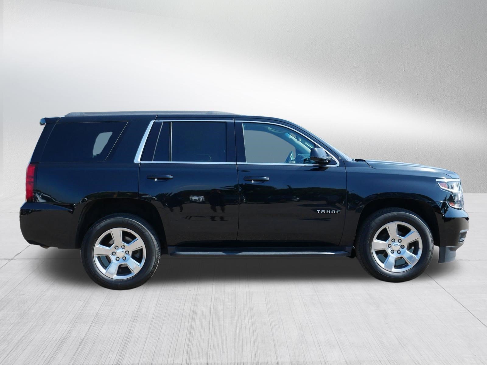 Used 2020 Chevrolet Tahoe LS w/ Enhanced Driver Alert Package AWD/4WD image 8