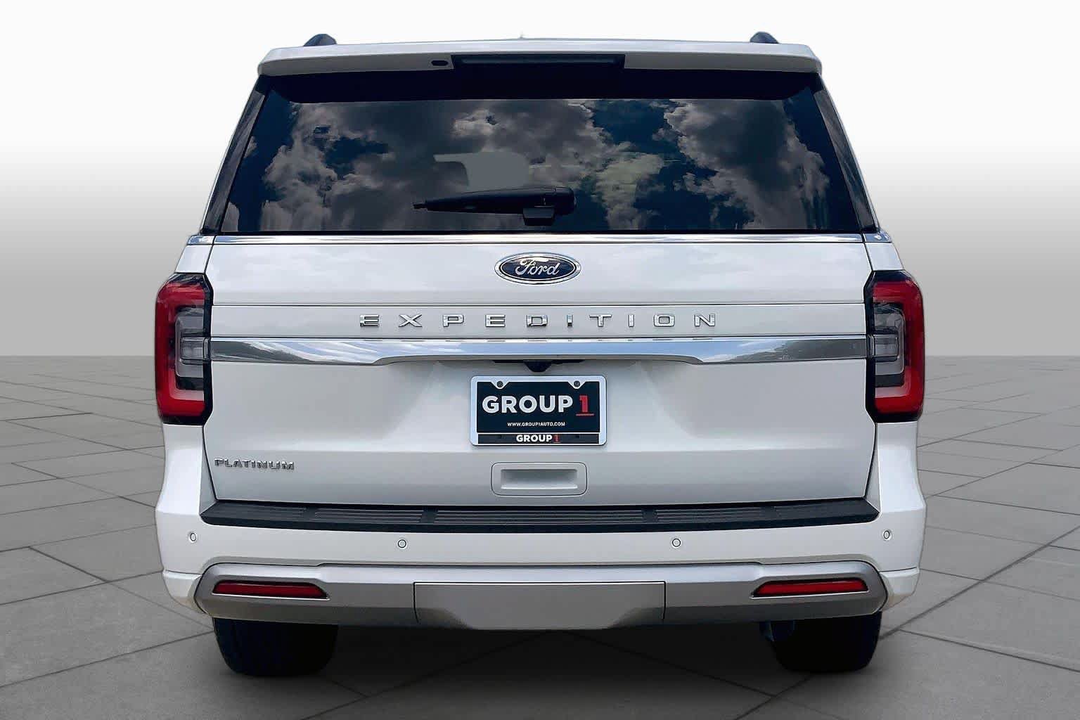 Used 2024 Ford Expedition Platinum RWD image 5