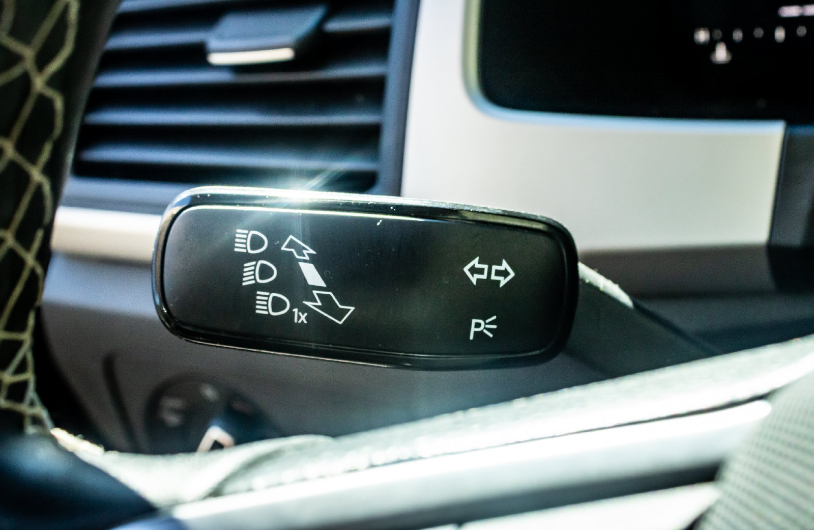 Used 2023 Volkswagen Atlas SE AWD/4WD image 19