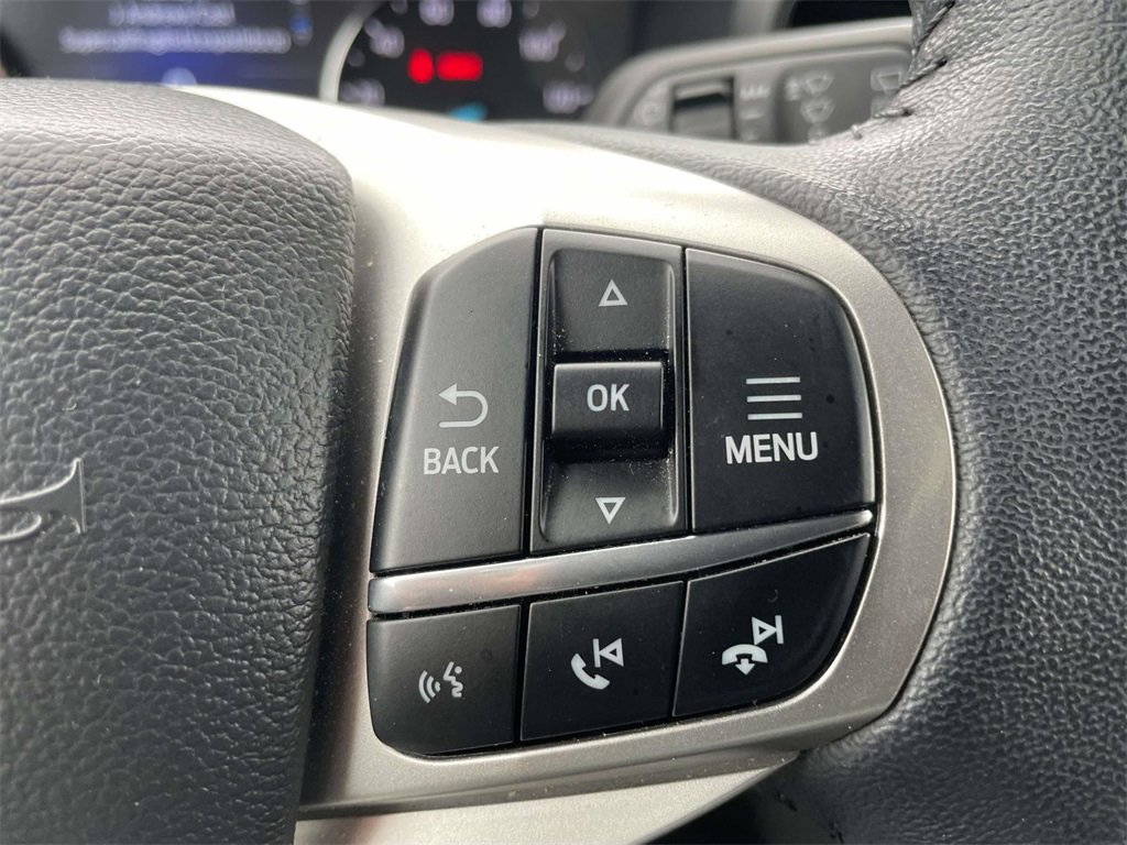 Used 2024 Ford Explorer XLT image 23