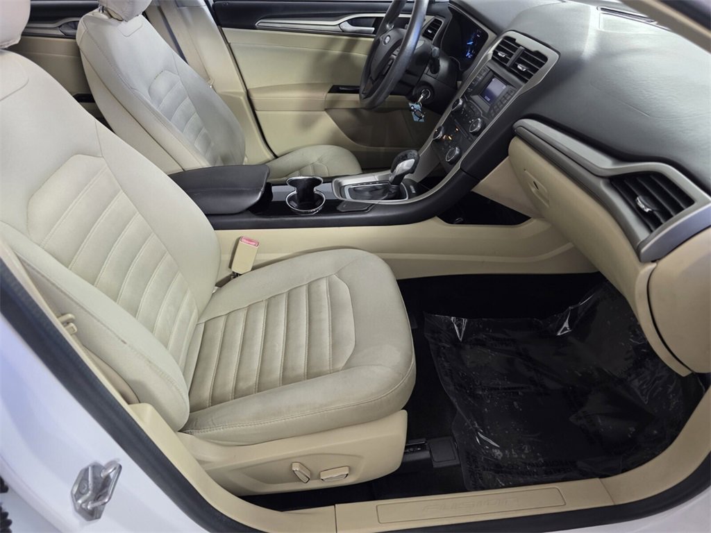 Used 2015 Ford Fusion SE image 30