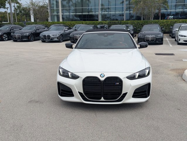 Used 2025 BMW M440i Convertible w/ Premium Package RWD image 2