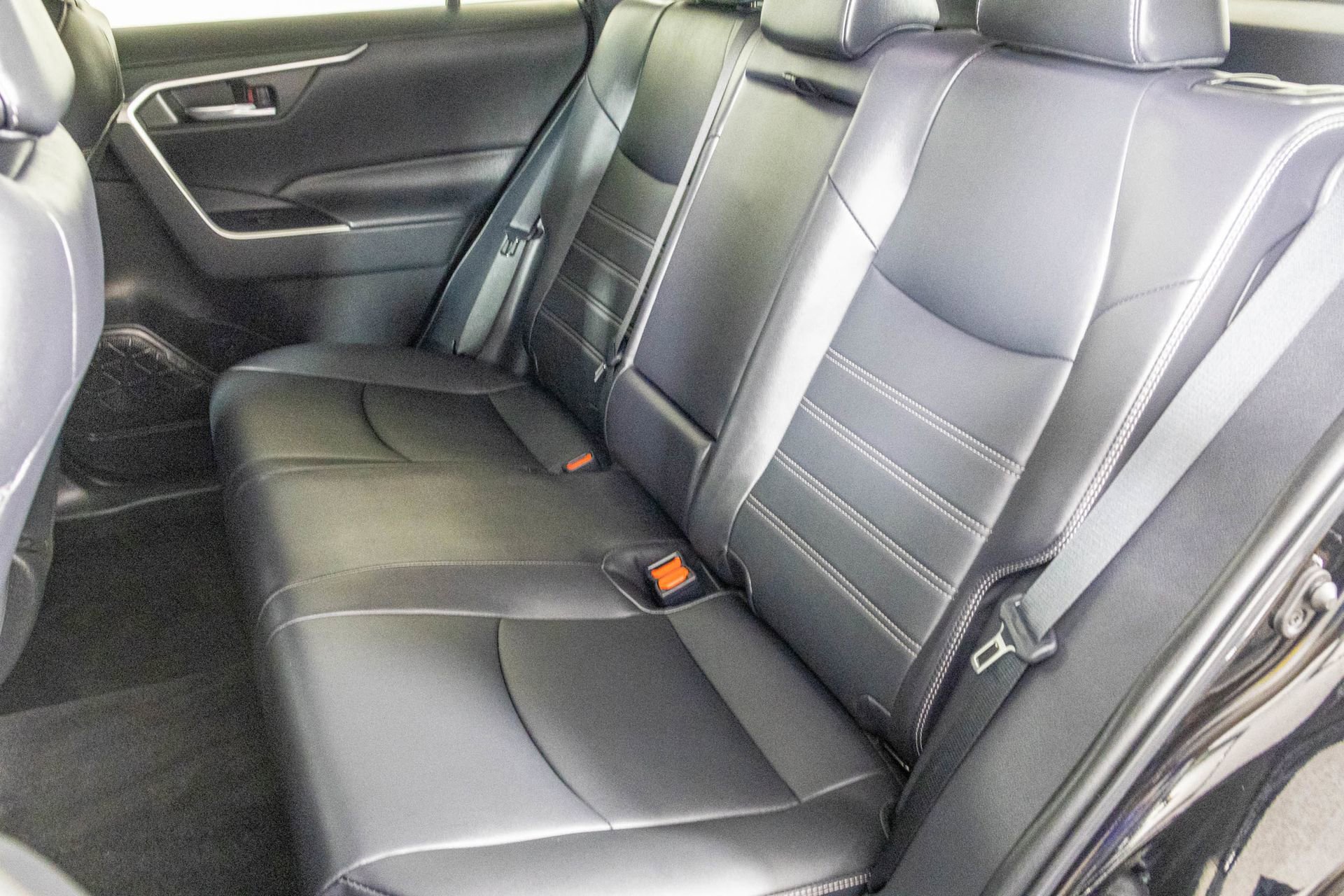 Used 2022 Toyota RAV4 XLE Premium image 36