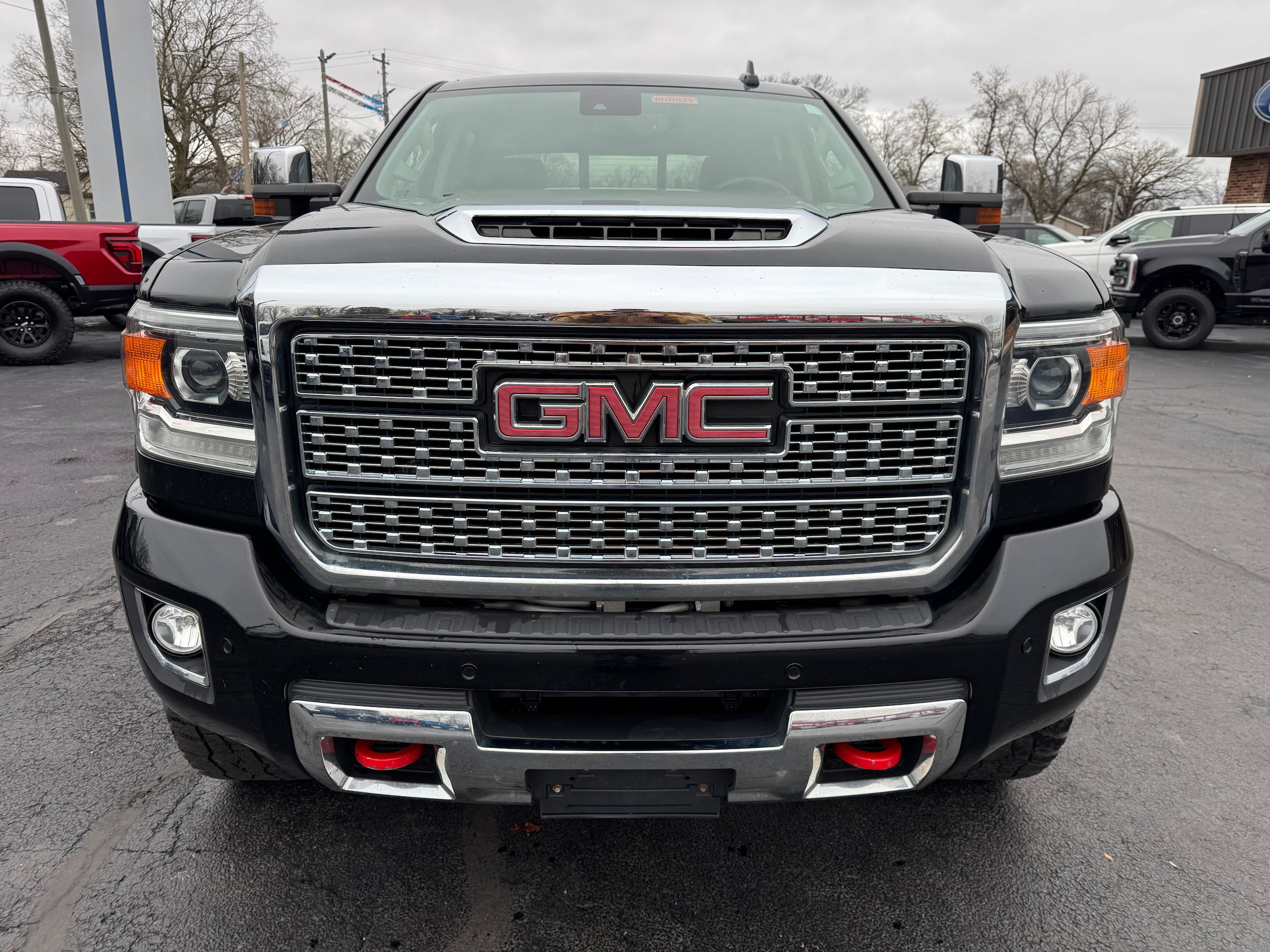 Used 2019 GMC Sierra 2500 Denali w/ Duramax Plus Package AWD/4WD image 2