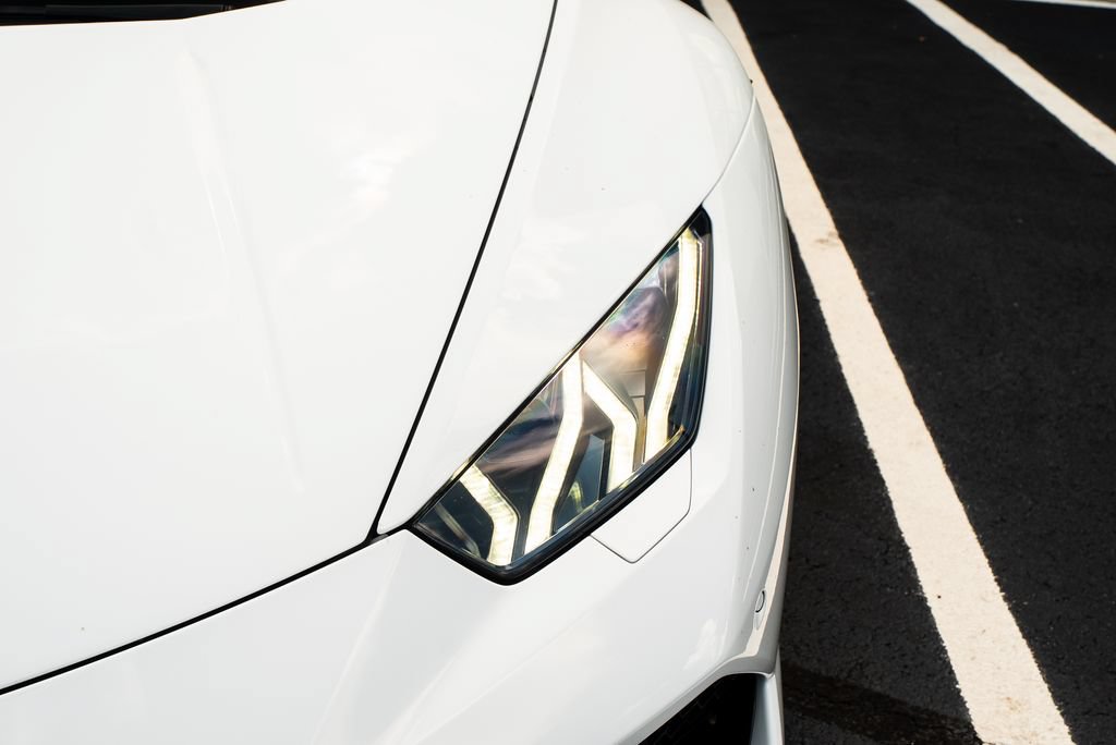 Used 2017 Lamborghini Huracan LP 610-4 AWD/4WD image 4
