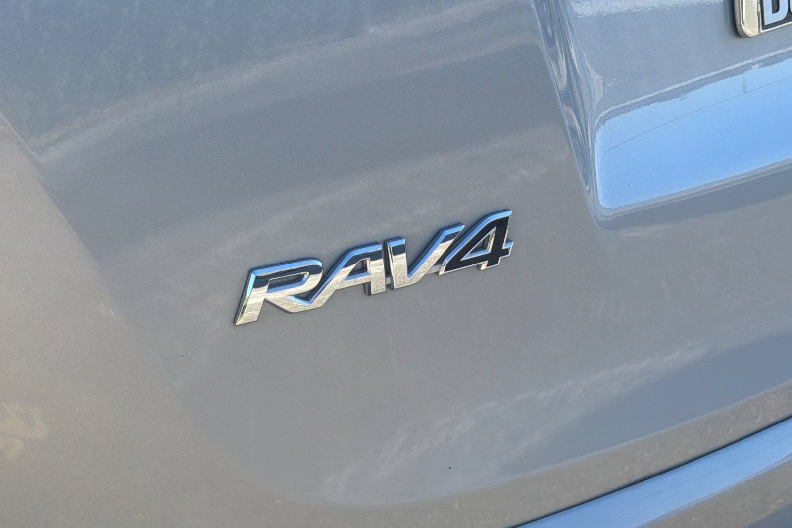Used 2018 Toyota RAV4 XLE FWD image 26