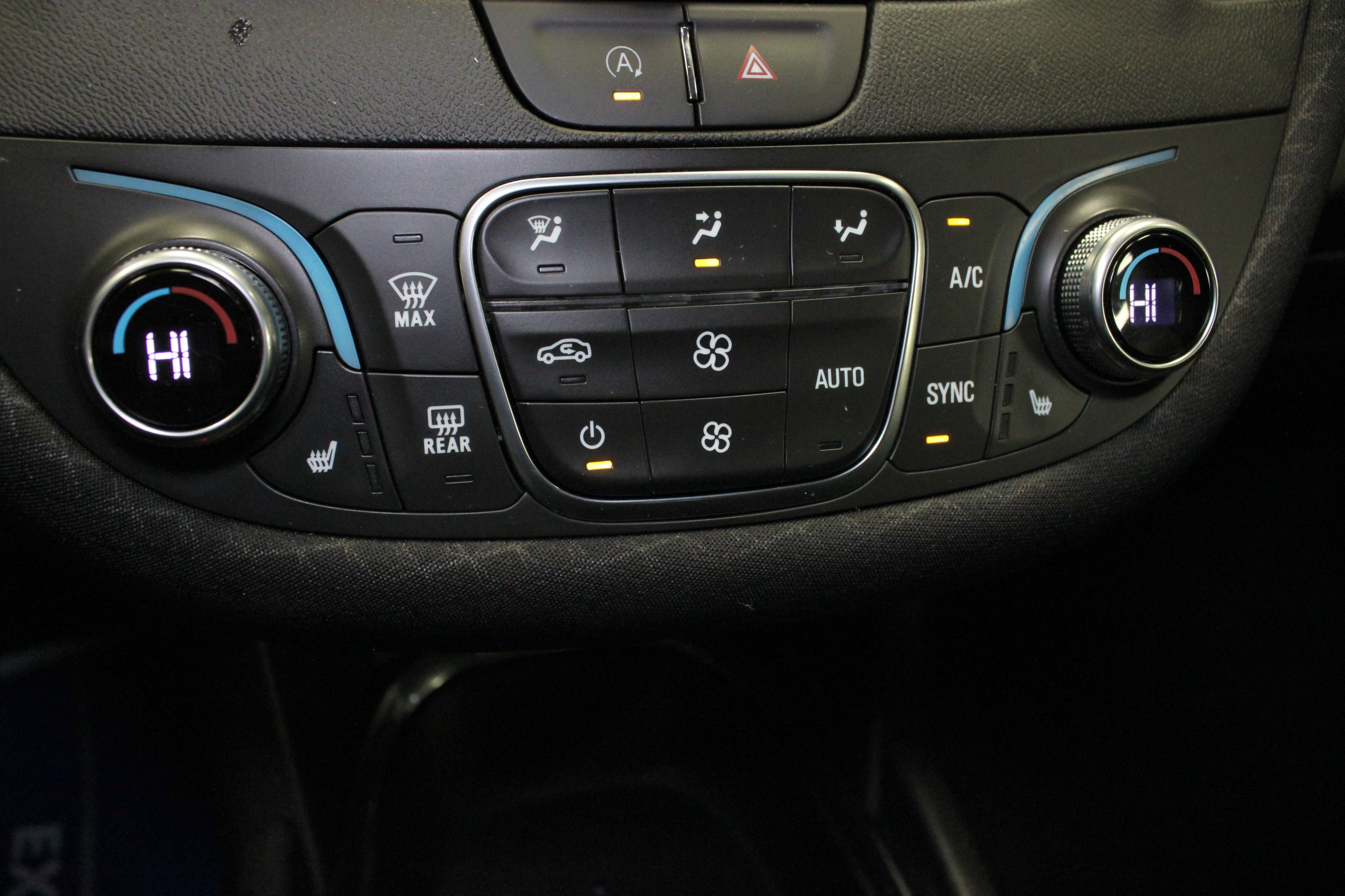 Used 2025 Chevrolet Malibu LT FWD image 21