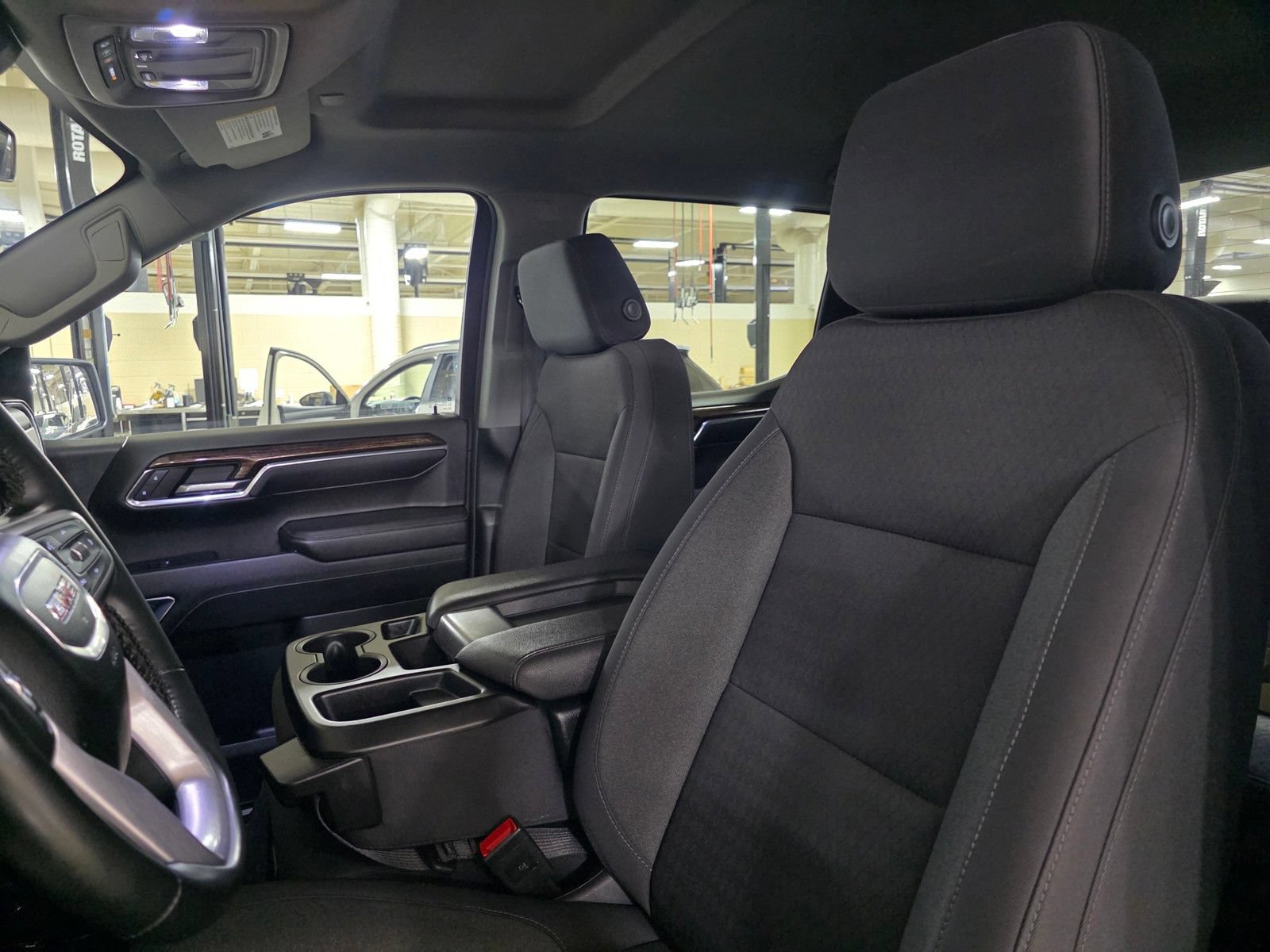 Used 2024 GMC Sierra 1500 SLE RWD image 24