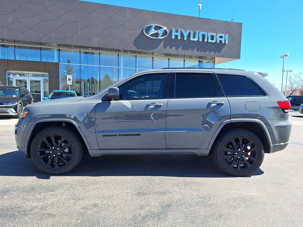 Used 2020 Jeep Grand Cherokee Altitude image 6